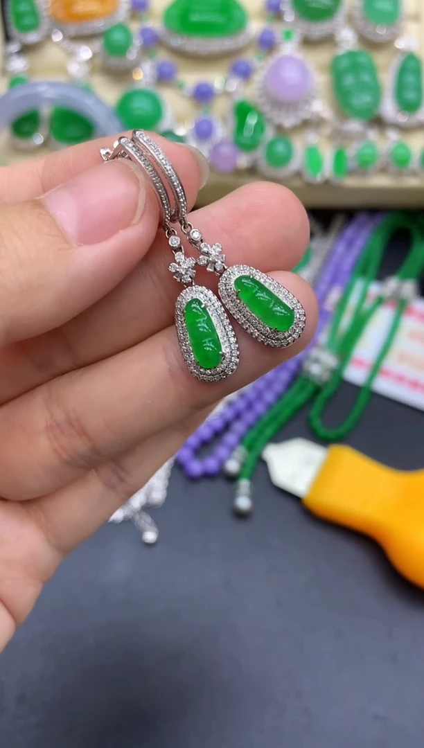 18K金镶嵌翡翠耳饰450-中国好珍宝