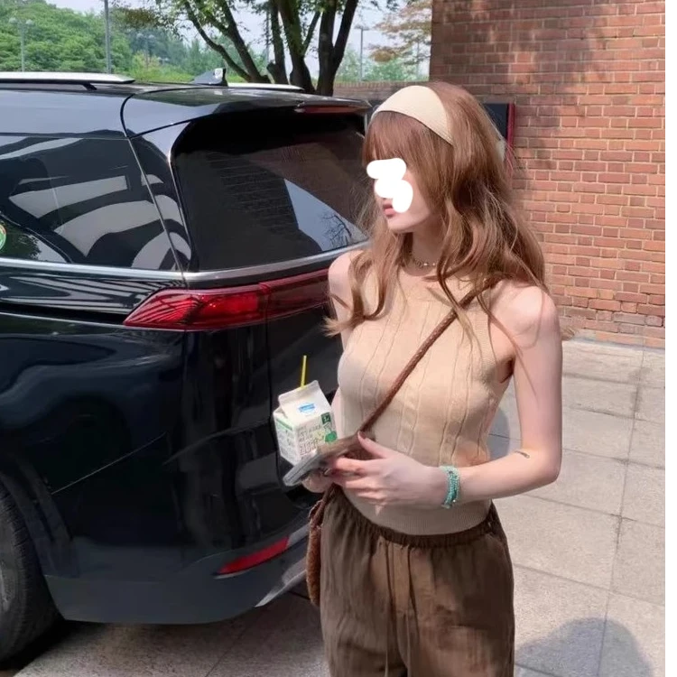 麻花针织挂脖无袖背心女夏季新款设计感修身显瘦上衣