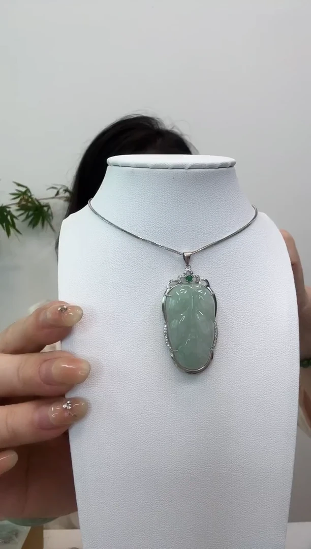 翡翠银S925镶嵌吊坠(赠链)叶子