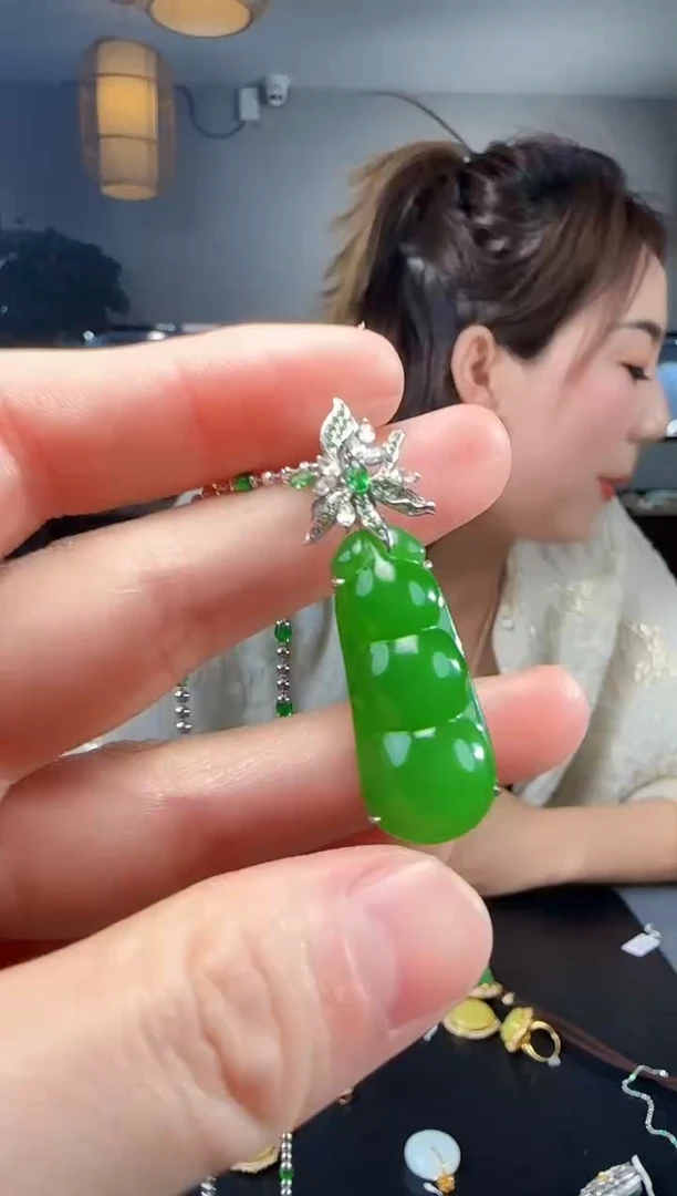 【闪购商品】和田玉吊坠(不含链)18K金镶嵌1