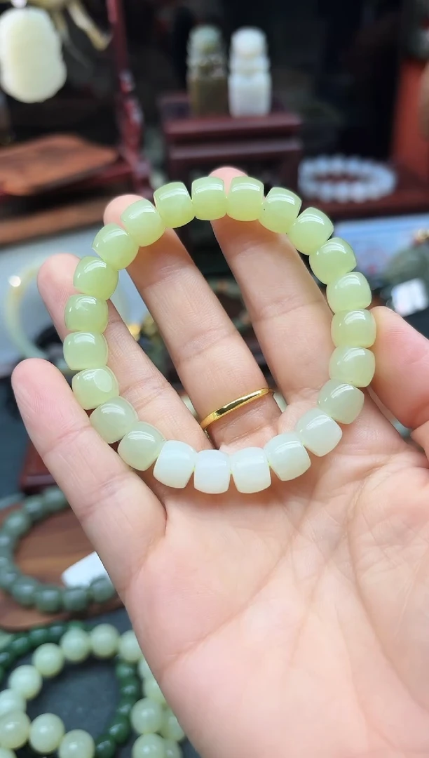 未镶嵌手链和田玉10MM   黄口 渐变