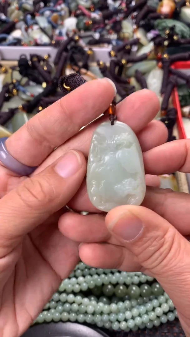 【闪购商品】和田玉颈饰未镶嵌多样性发货没有证书拍一发一有瑕