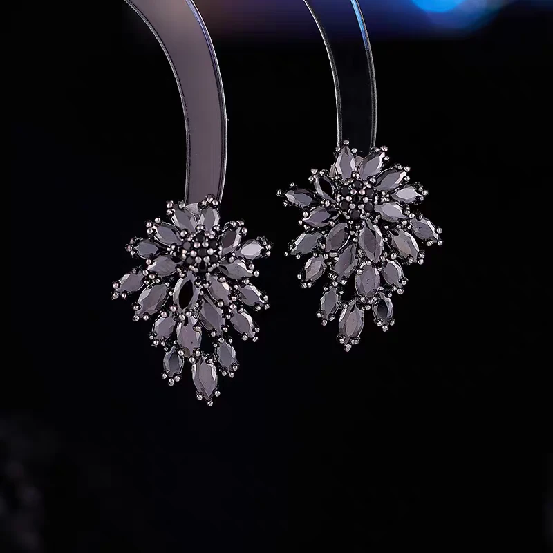 铜合金合成锆石耳饰 时尚气质百搭黑色盛开耳钉5921