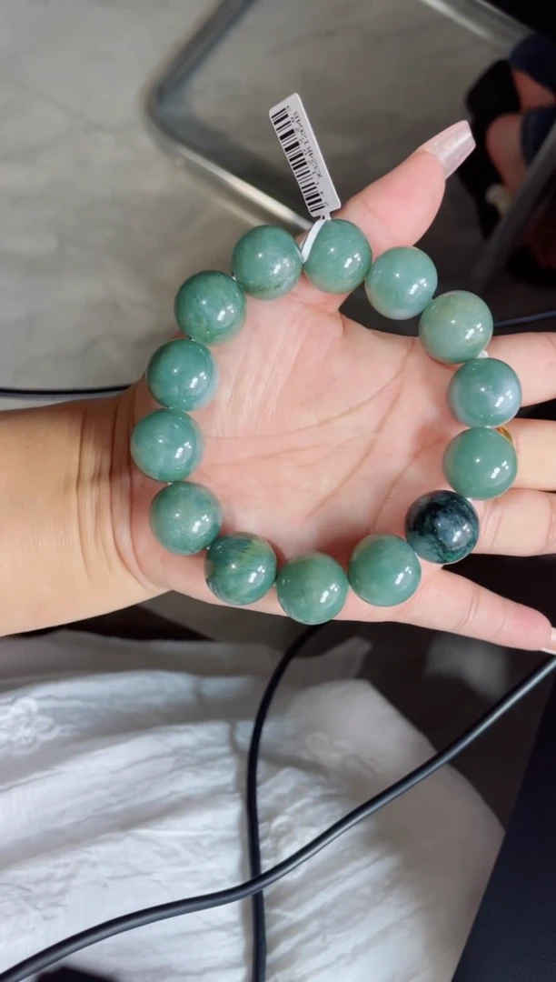 定制翡翠未镶嵌珠串