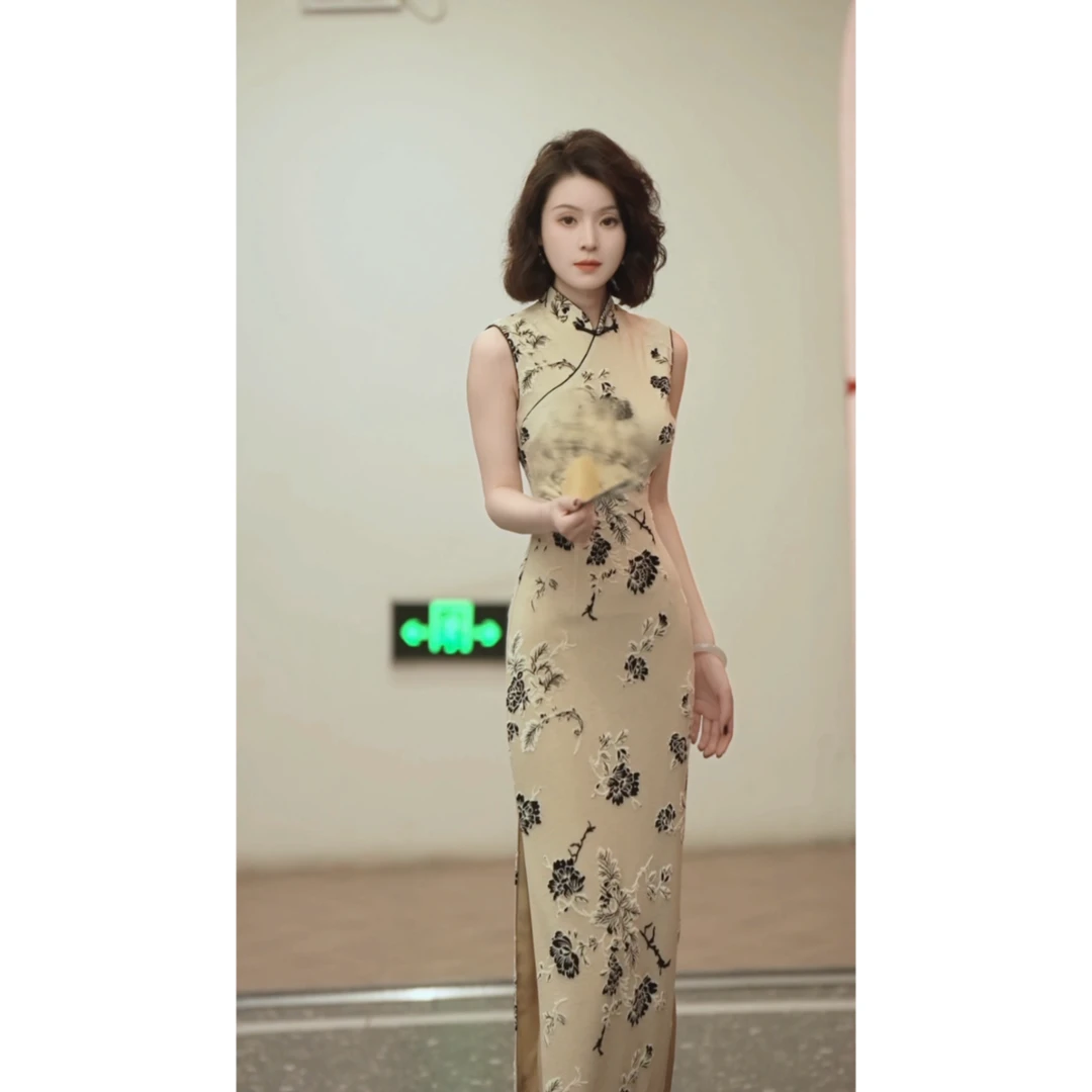 彩彩家【光年之外】夏季新款原创显白显瘦气质收腰修身复古改良旗