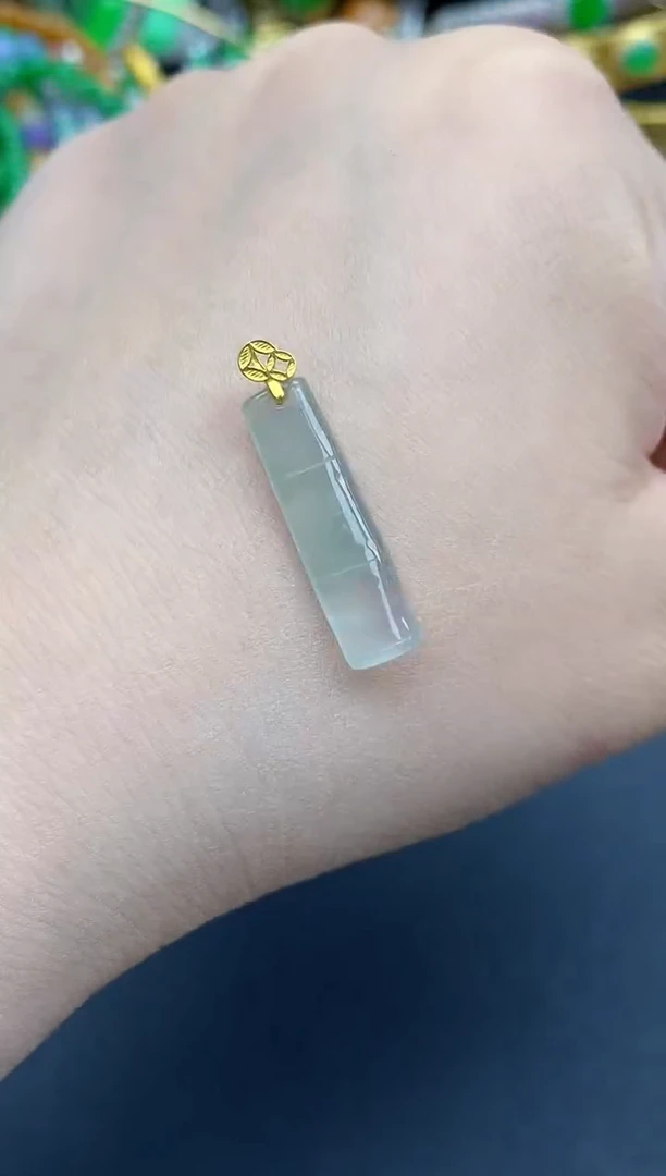 颈饰18K金镶嵌翡翠197-春日珠宝