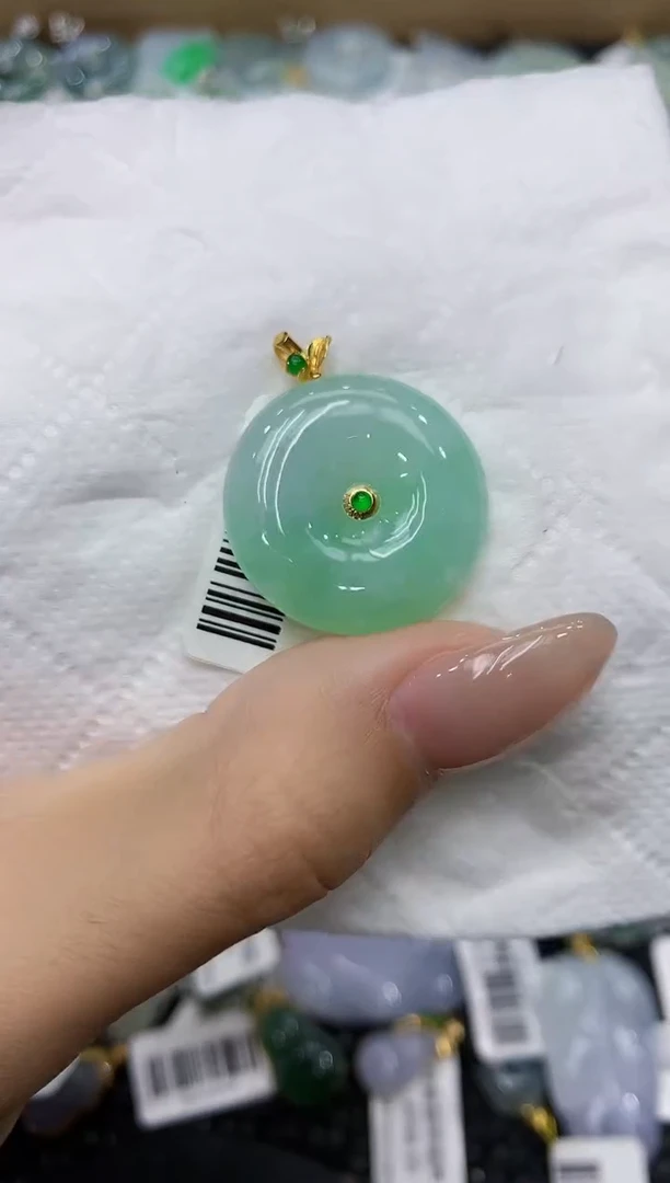 翡翠18K金镶嵌颈饰111111111111