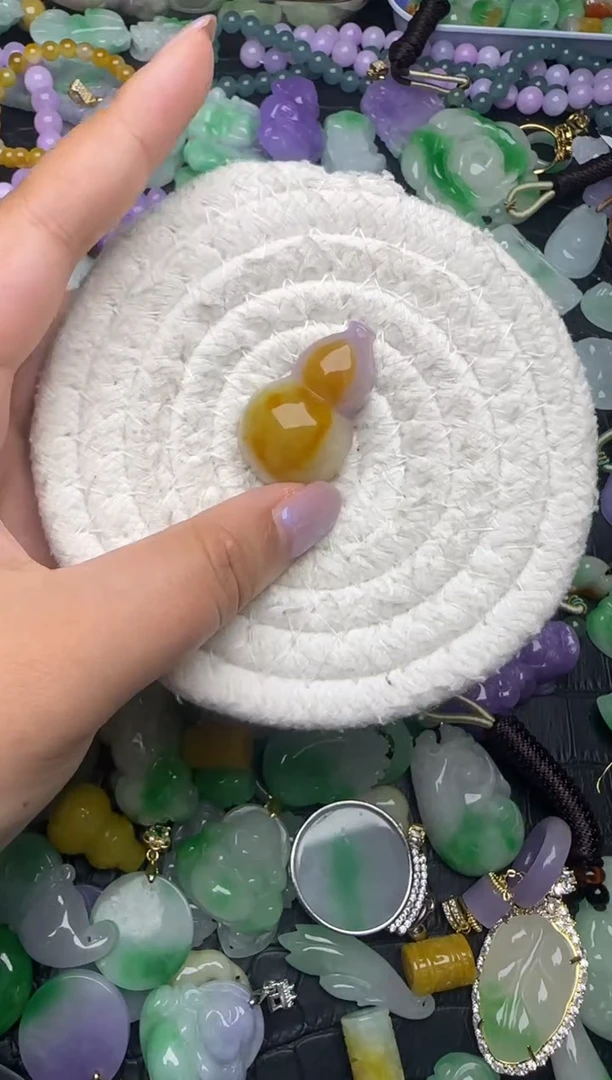 颈饰未镶嵌翡翠缅甸翡翠吊坠