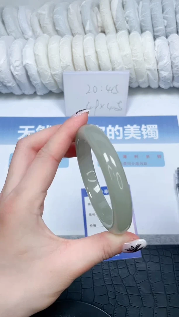 【闪购商品】石英质玉手镯未镶嵌153-58