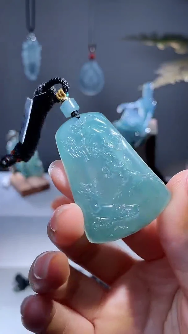 颈饰未镶嵌翡翠山水