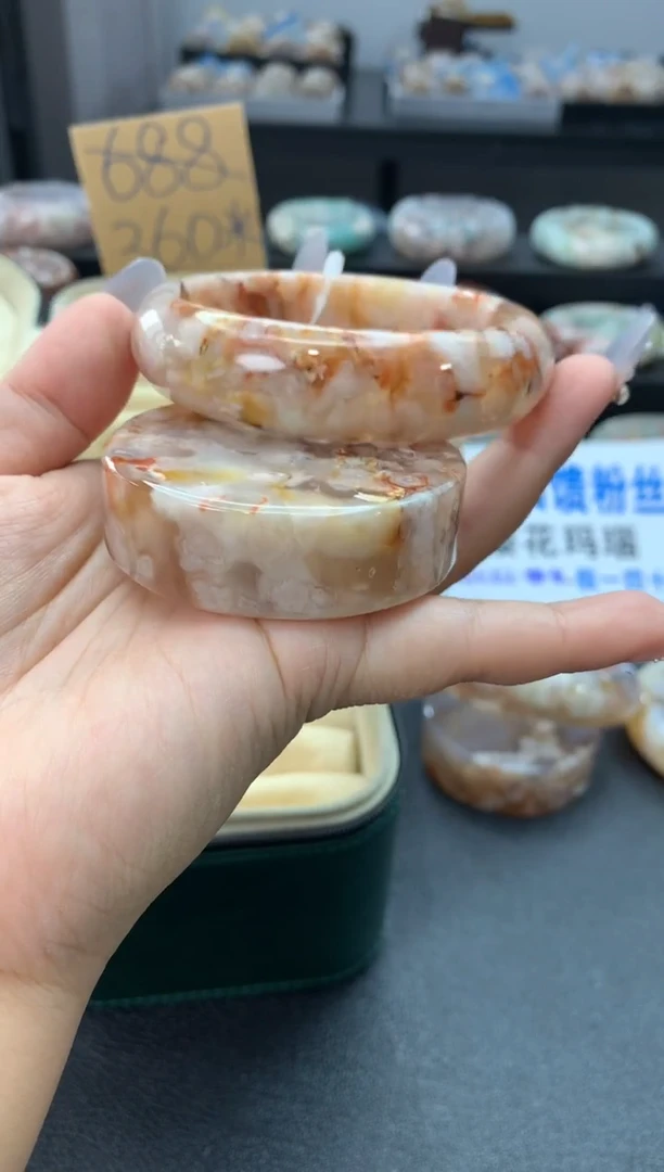 未镶嵌手镯石英质玉（60-61圈口）赠送镯心