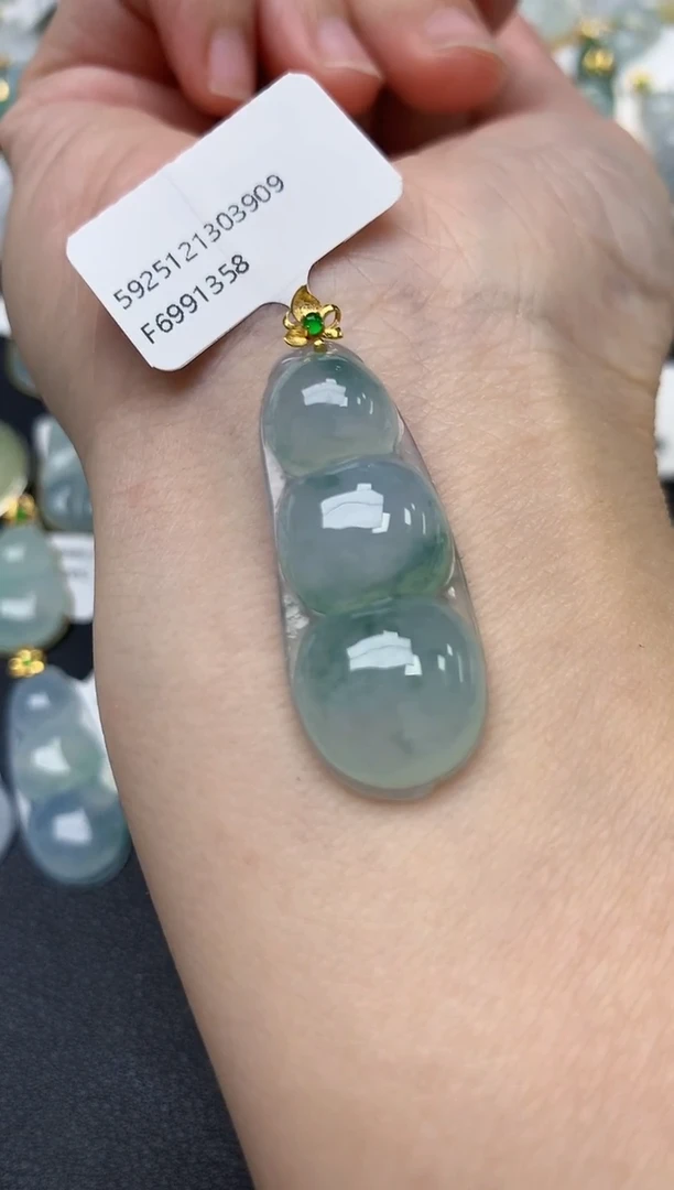 颈饰18K金镶嵌翡翠天然缅甸A货翡翠