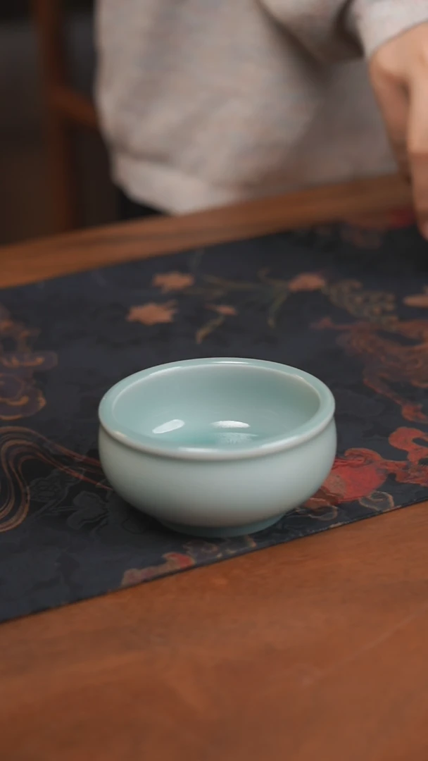 青瓷粉青元宝主人杯