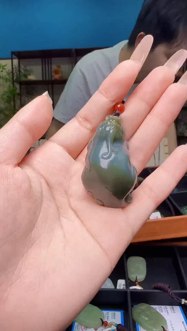 颈饰未镶嵌和田玉1