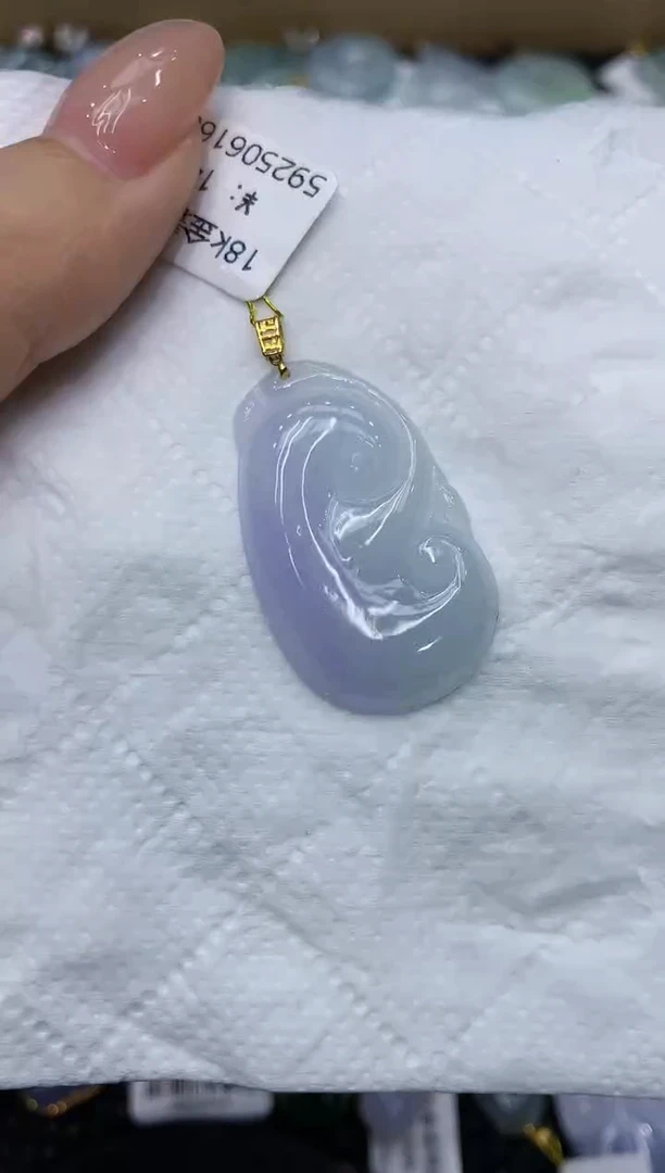 翡翠18K金镶嵌颈饰111111111111