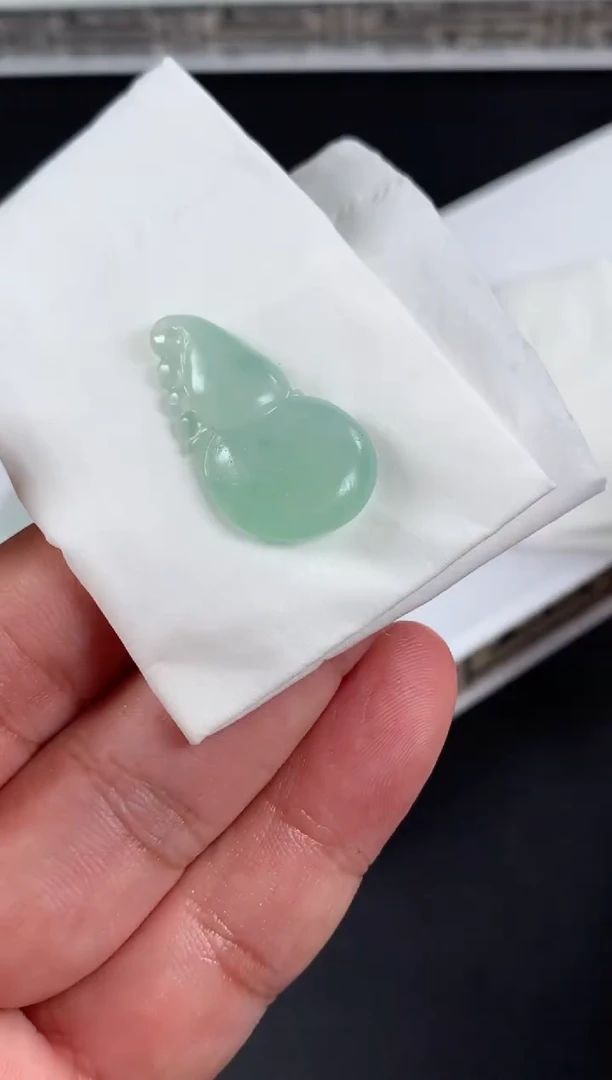 未镶嵌定制翡翠柯*玲翡翠