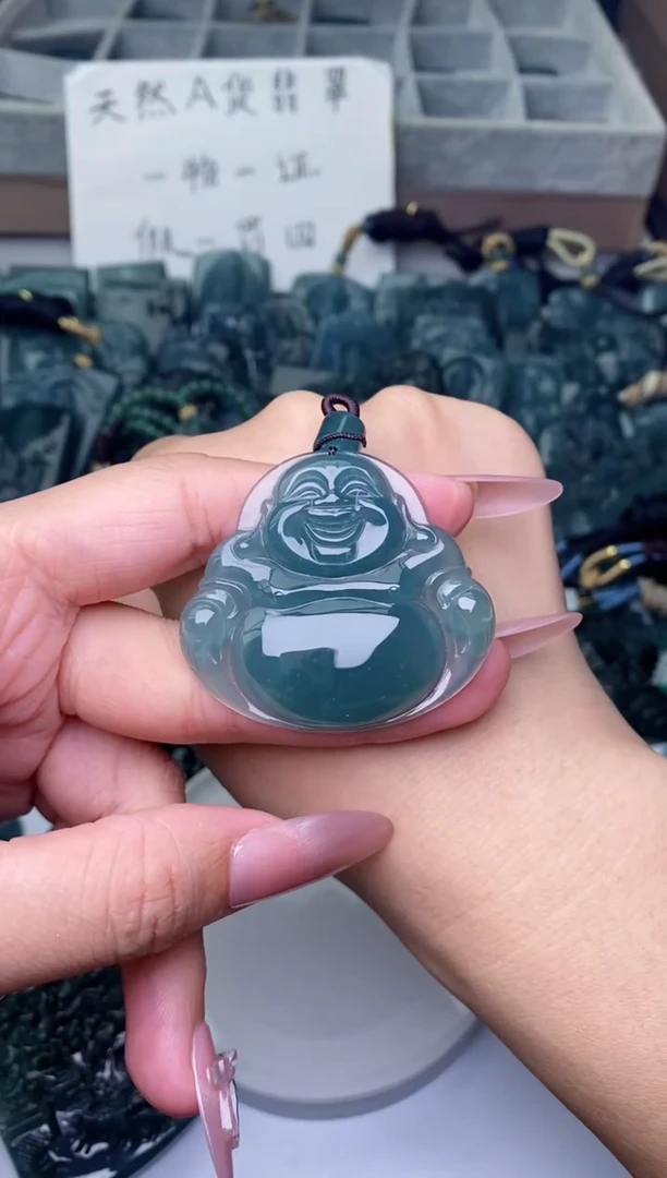 颈饰未镶嵌翡翠