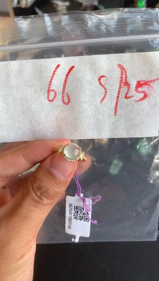 银S925镶嵌戒指翡翠缅甸A货翡翠，拍一发一