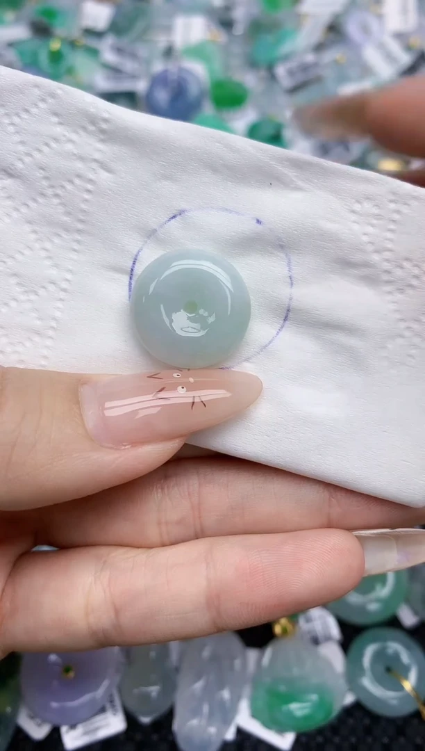 翡翠未镶嵌颈饰   天然翡翠A货