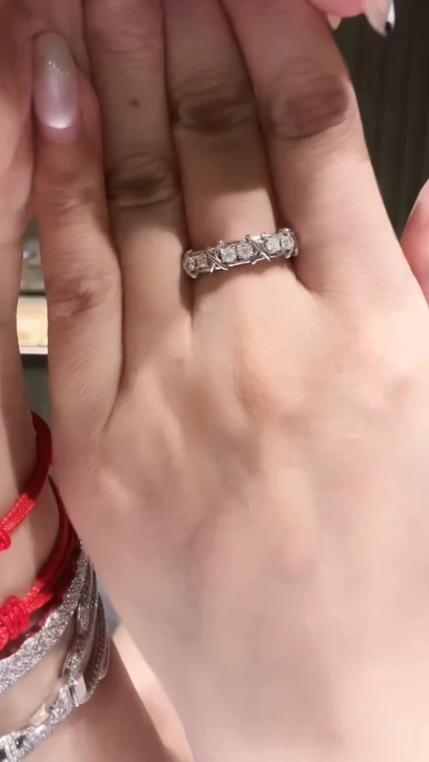 铂Pt950镶嵌戒指钻石白色力量