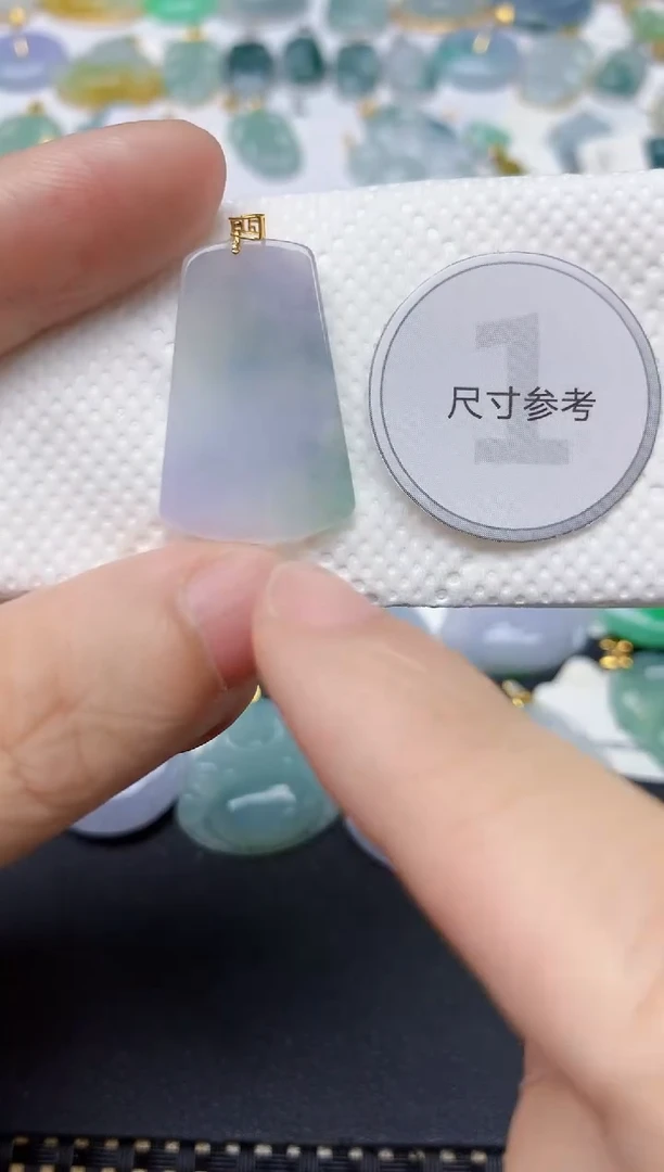 翡翠18K金镶嵌颈饰天然缅甸A货翡翠