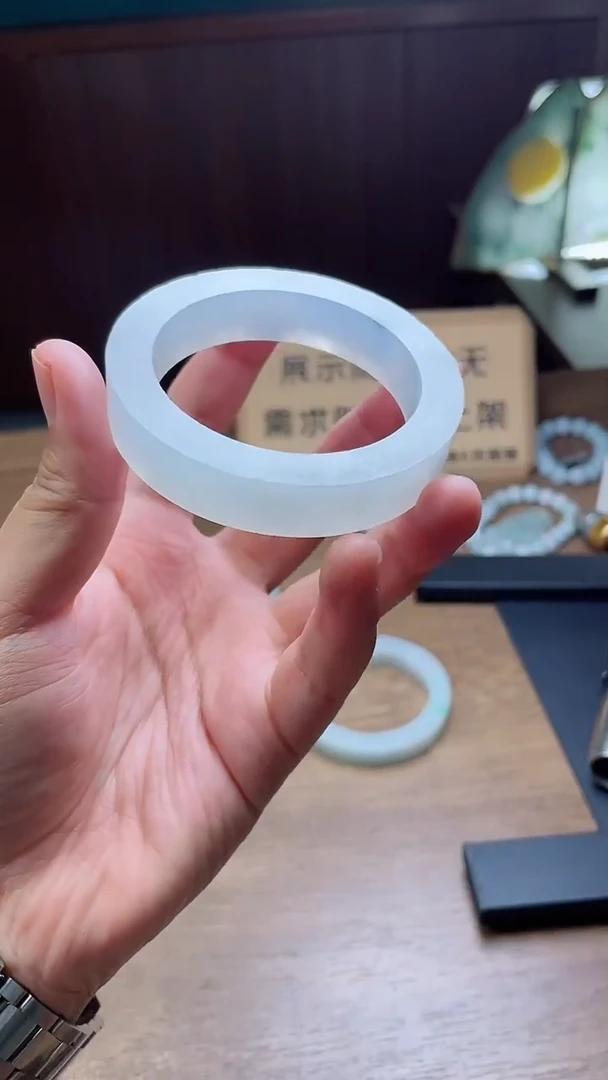定制翡翠手镯未镶嵌定制