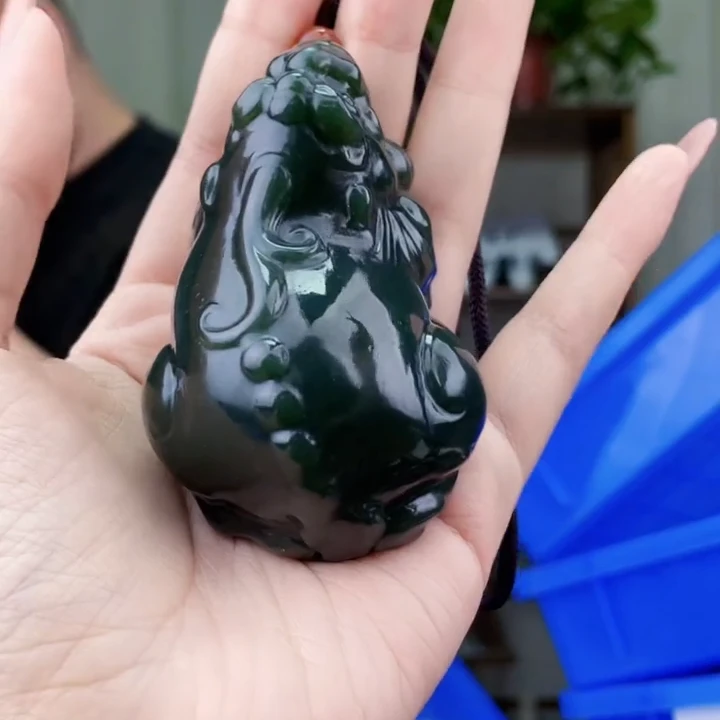 和田玉且末蓝大貔貅把件（拍一发一，多样性发货！）