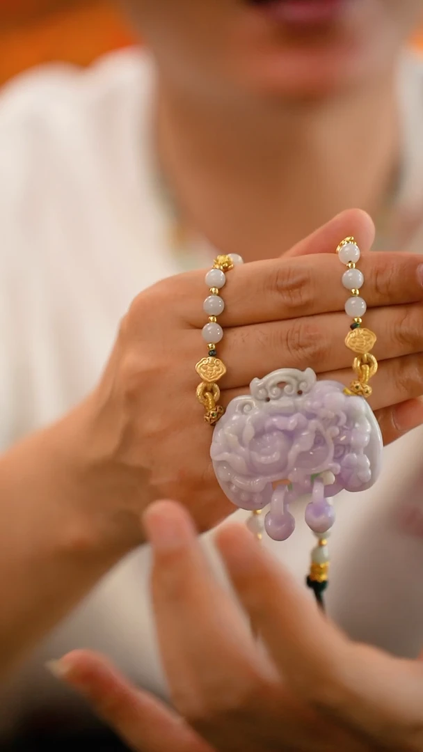 翡翠未镶嵌颈饰24小时内发货质保A货