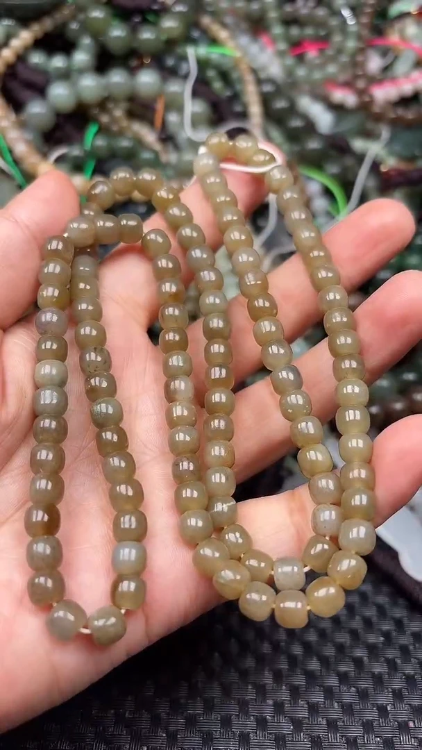 和田玉未镶嵌颈饰1