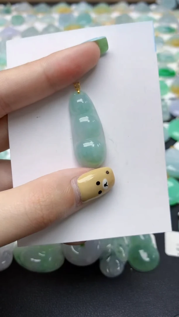 翡翠18K金镶嵌颈饰天然翡翠A货