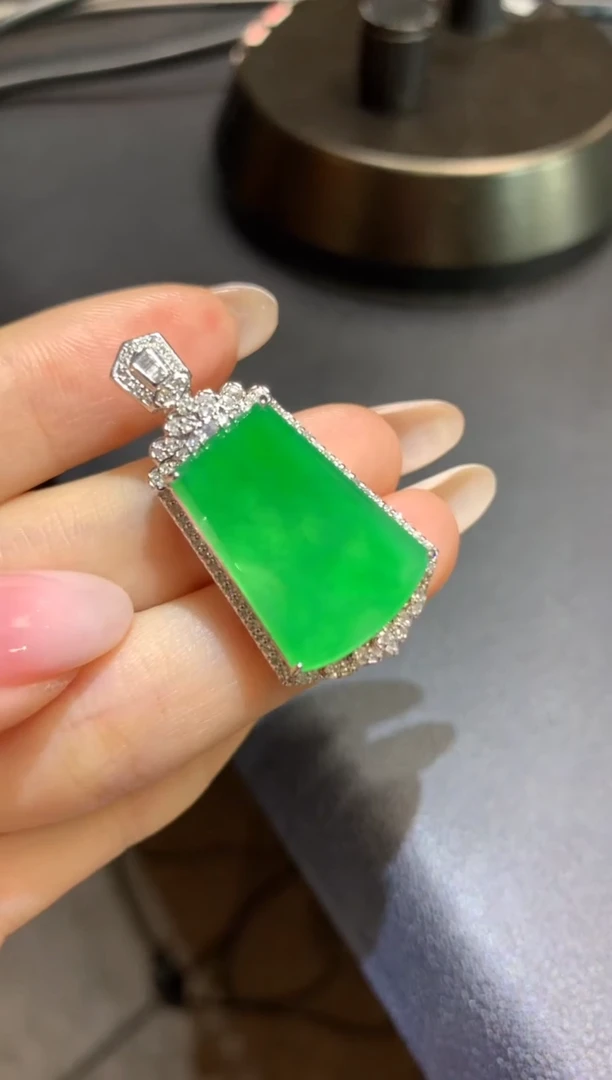 吊坠(不含链)18K金镶嵌翡翠34-无事牌