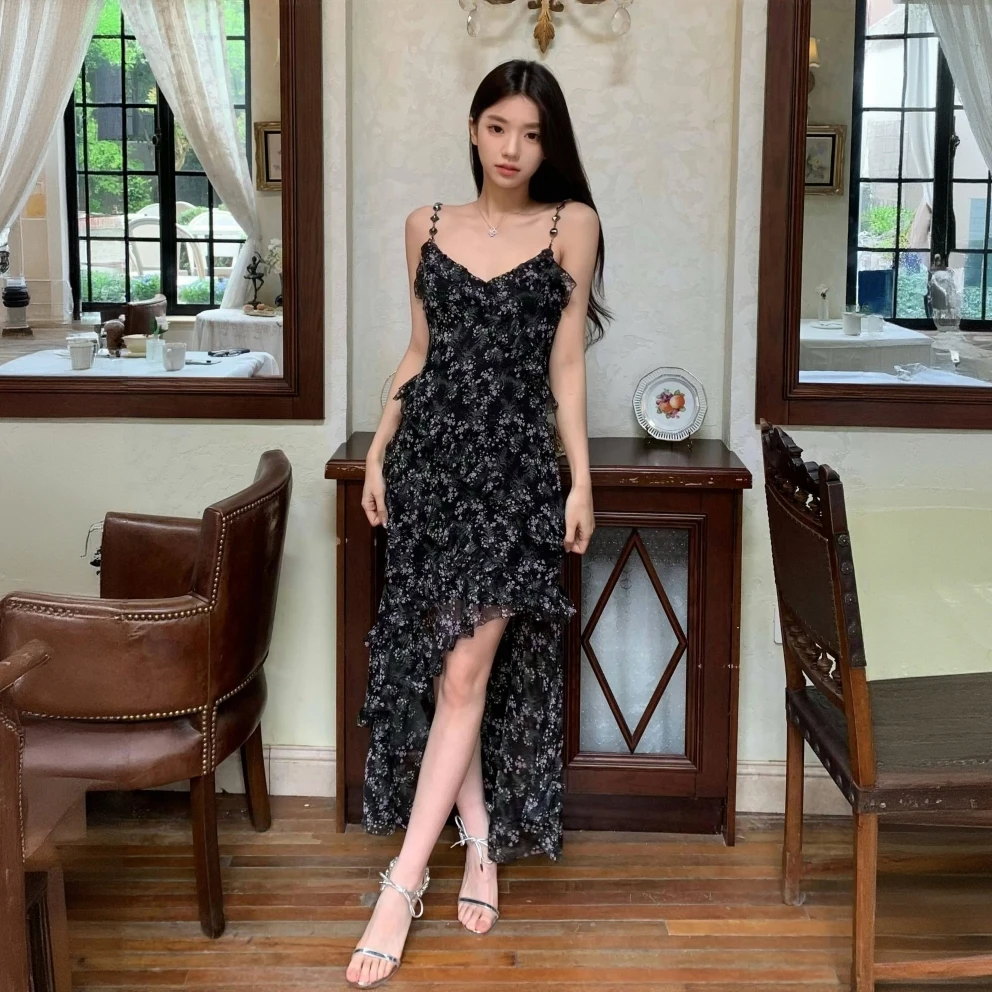 bebe2025夏季新款女士吊带钻链缀饰开衩雪纺连衣裙250027