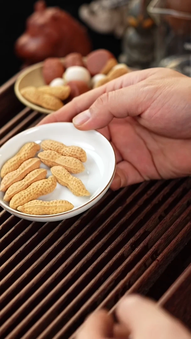 【闪购商品】手工原矿段泥花生8粒