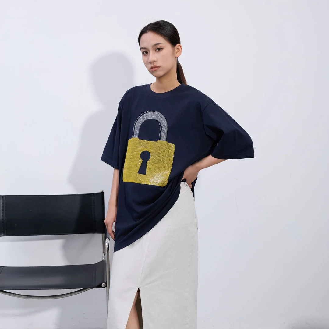 萝茜妮嫚早春新款时尚休闲珠片圆领短袖套头T恤