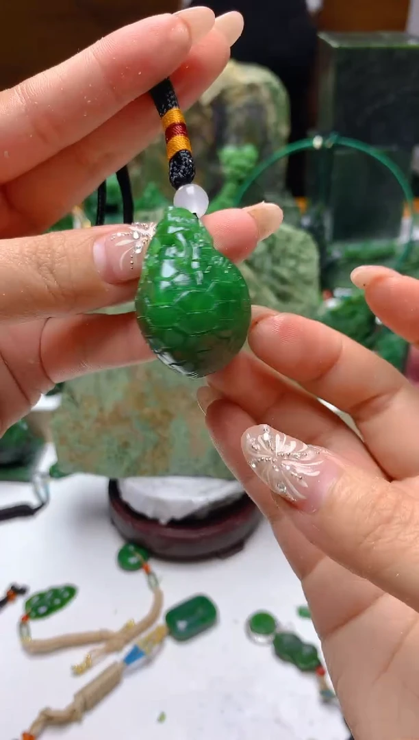 未镶嵌和田玉（碧玉）把件随机发货1个