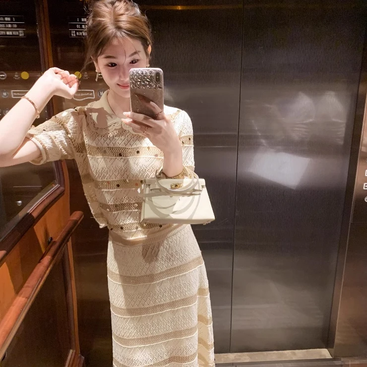 鱼兔子的兔子春季新款时尚套装洋气连衣裙小香风上衣小衫镂空法式