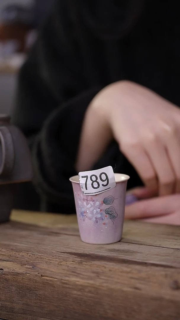 【闪购商品】瓷片手绘紫色金鱼系列壶承