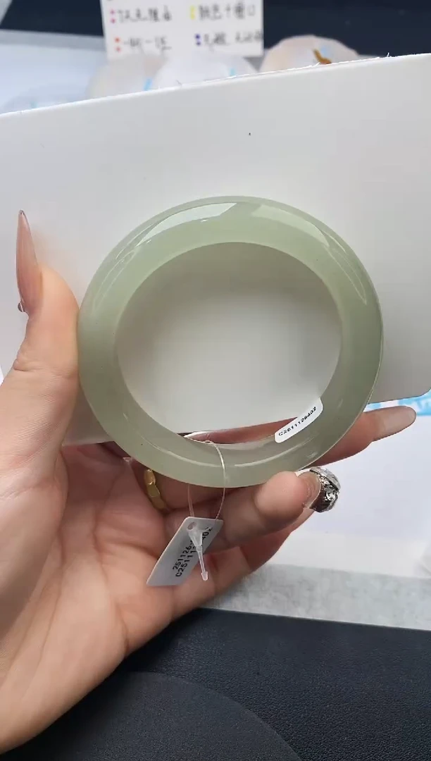 未镶嵌手镯石英质玉w11-DB57+