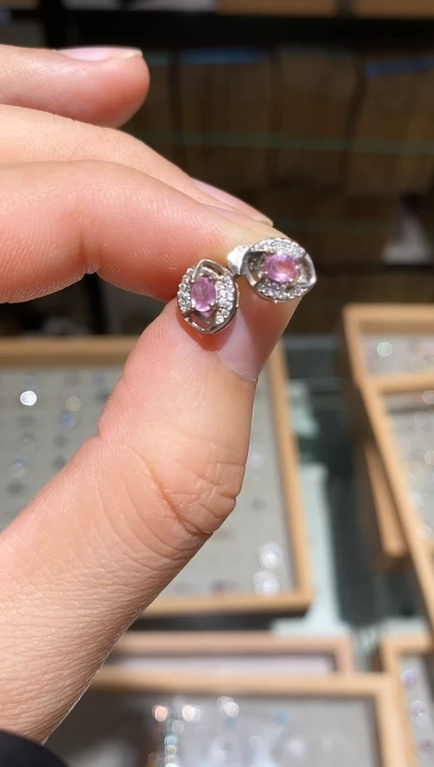 【闪购商品】蓝宝石耳饰银S925镶嵌耳钉
