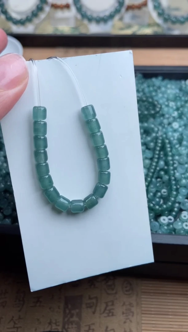 【闪购商品】翡翠手链未镶嵌多样性发货10颗桶珠