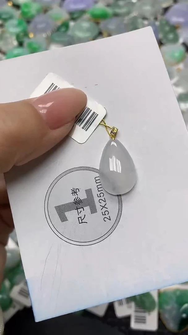 颈饰18K金镶嵌翡翠11111111111