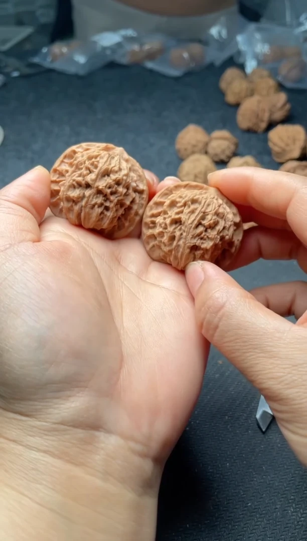 把件文玩核桃w127  盘龙纹 42尺