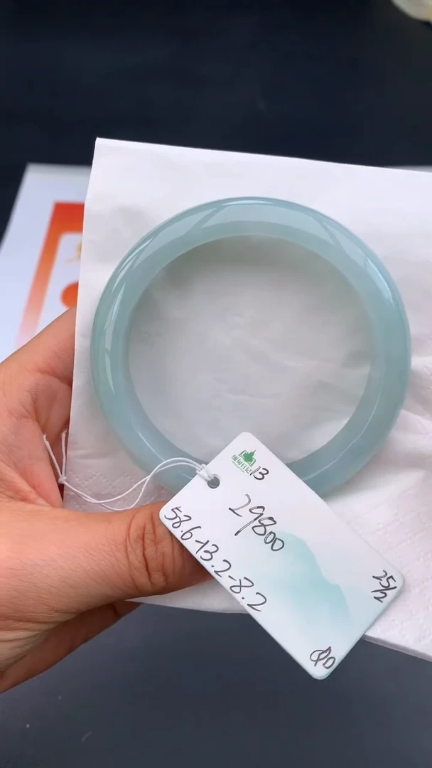 【闪购商品】翡翠手镯未镶嵌女神节#送礼#，下单联系客服核对地址~
