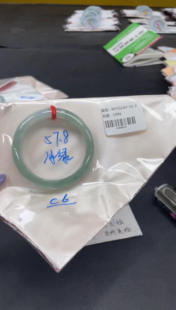 未镶嵌手镯翡翠翡翠手镯