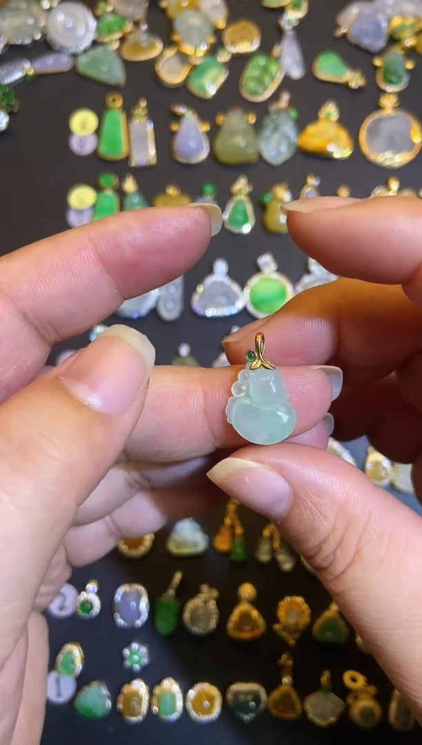 吊坠(不含链)18K金镶嵌翡翠1