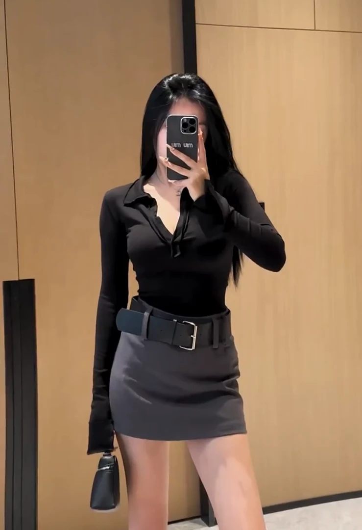 2025早秋新款简约时髦辣妹休闲百搭polo领V领修身显瘦长袖T恤上衣