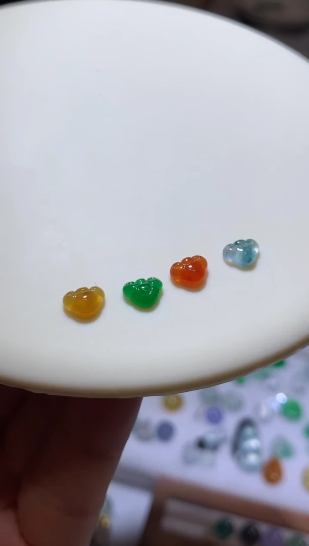 未镶嵌定制翡翠如意四个