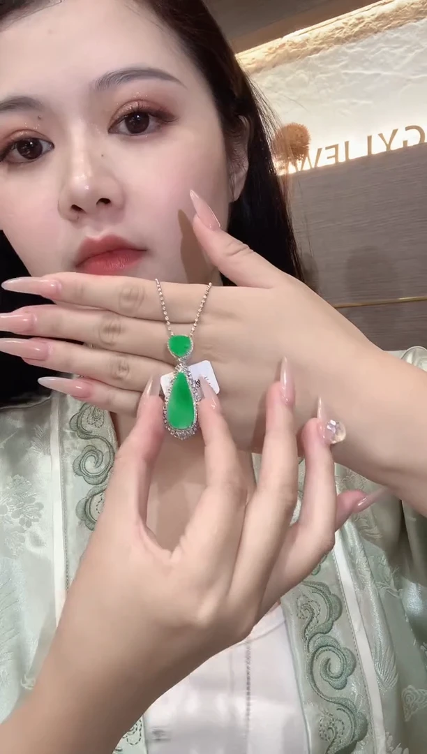 吊坠(不含链)18K金镶嵌翡翠D48