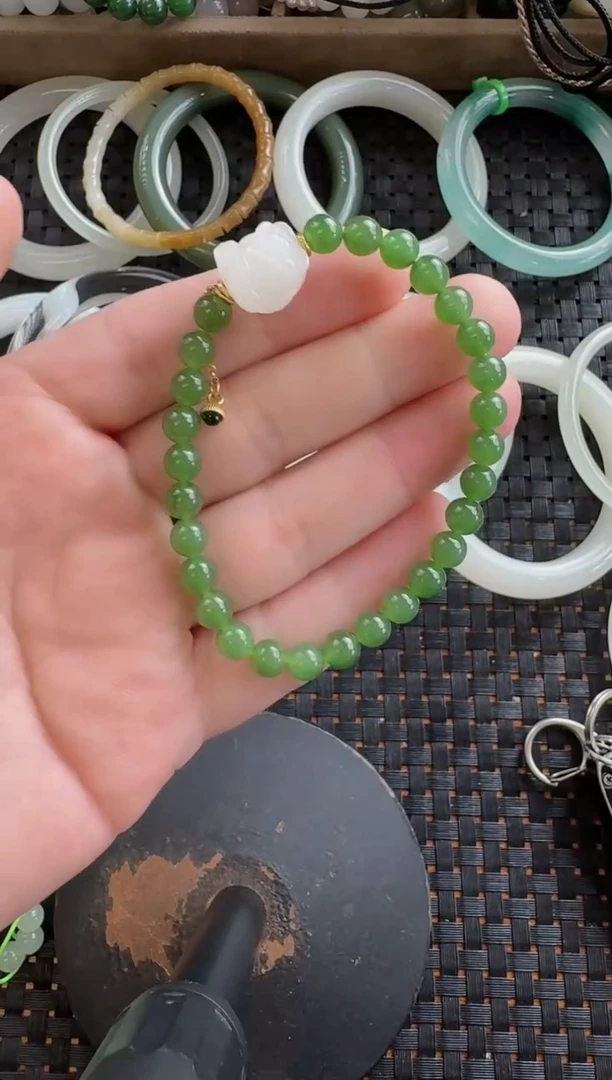颈饰未镶嵌和田玉6mm碧玉手串