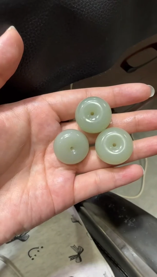 吊坠(不含链)未镶嵌和田玉近矿青白玉平安扣多样性发货（产地直发）